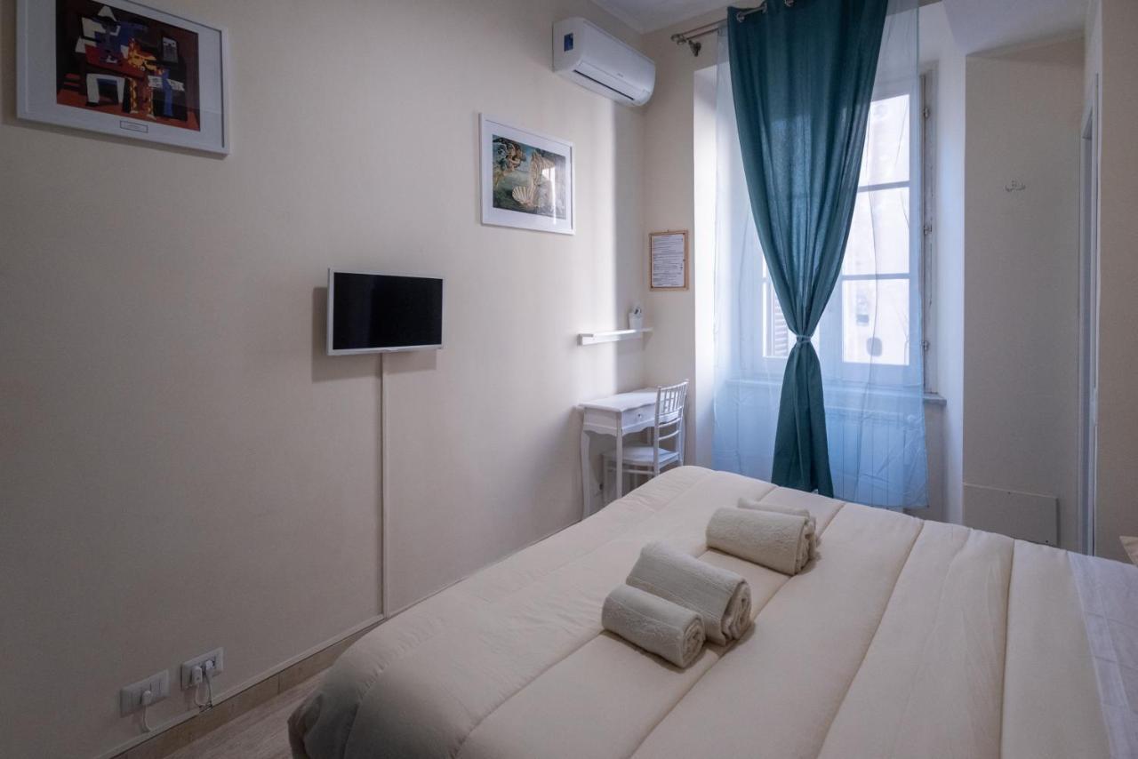 Room With Independent Entrance - Termini/Aquarium Rome Bagian luar foto